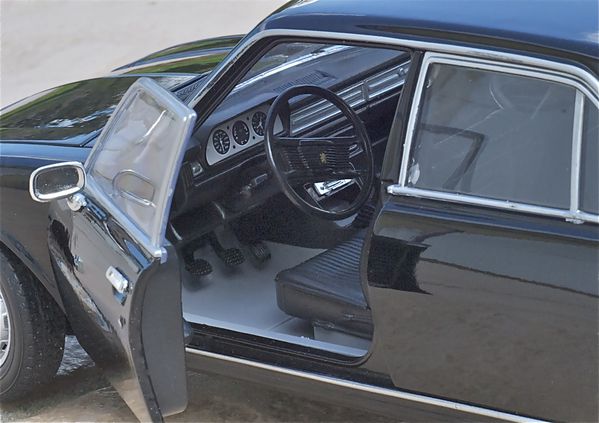 PEUGEOT 504 GL BERLINE NOIR WELLY07