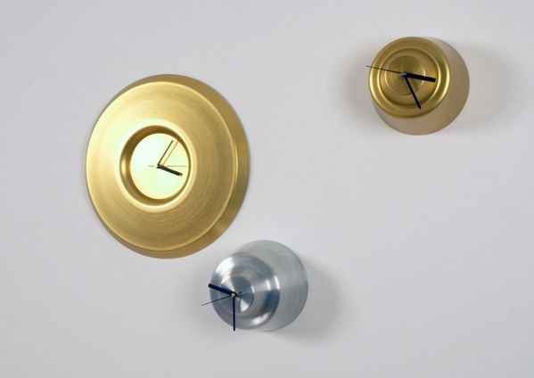 2.-Warp-Wall-Clock_side-view.JPG