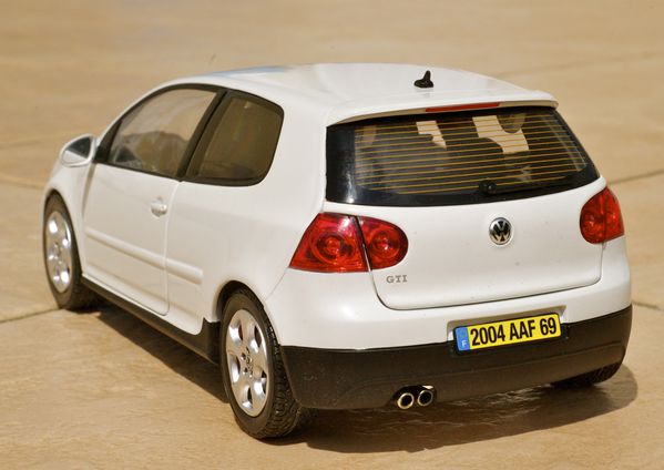 VW GOLF GTI COUPE BLANC NOREV25