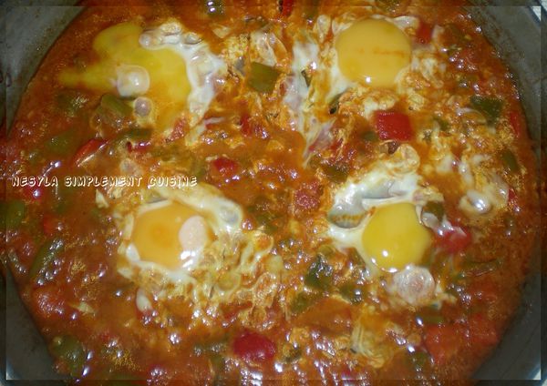 chakchouka-aux-oeufs-ratatouille-aux-oeufs-algerienne2.jpg
