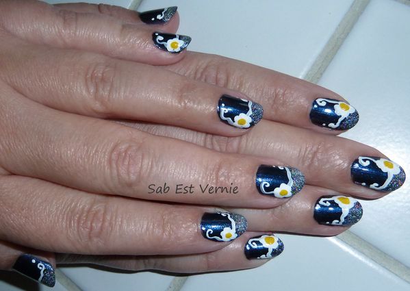 Nail-Art-French-Bleue-et-Blanche-.jpg