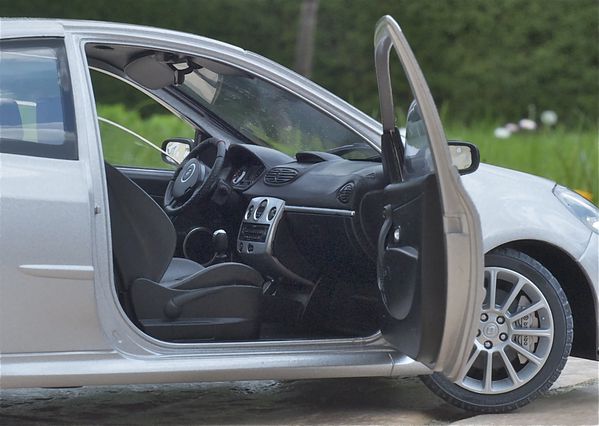 RENAULT CLIO RS3 COUPE GRIS SOLIDO10