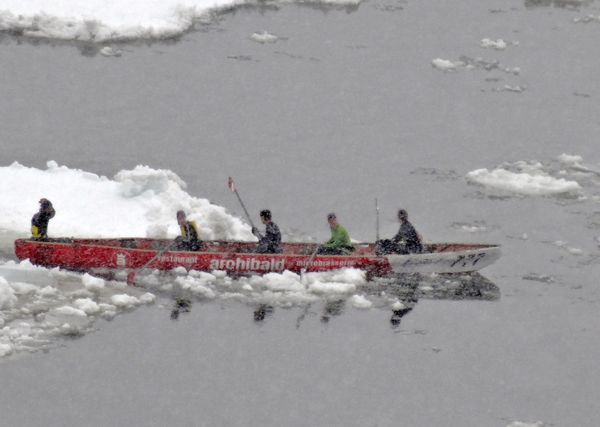 Québec Course de canots à glace