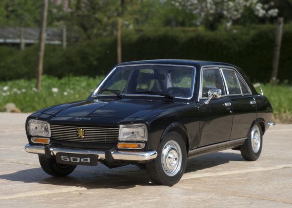 PEUGEOT 504 GL BERLINE NOIR WELLY03