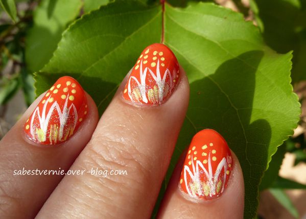 Nail-art-fleurs-corail-detail.jpg