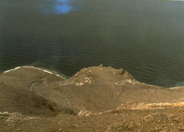 Iligripe-lava-dome-on-the-SE-flank-of-Iliwerung-volcano.jpg