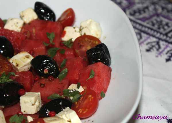 Salade-pasteque--feta--tomates-et-baies-roses 7229
