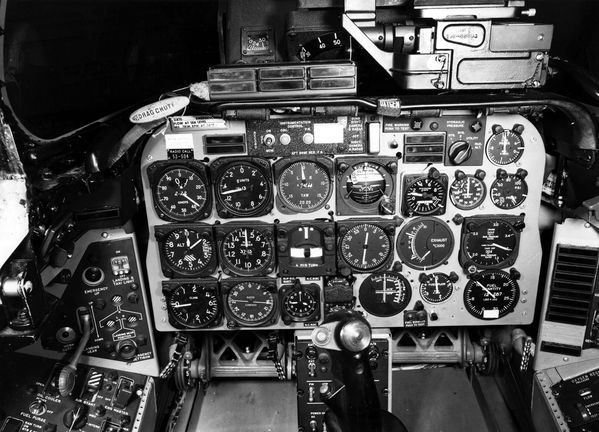 Photo 26 Instrument-Panel-North-American-F-100D-20-NA-Super