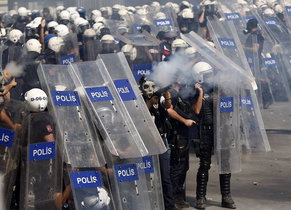 2-POLICE FASCISTE TURQUE