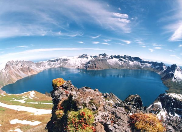Beaktu---heaven-lake---wiki.jpg