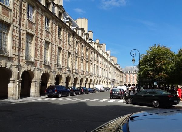 Place des Vosges 1