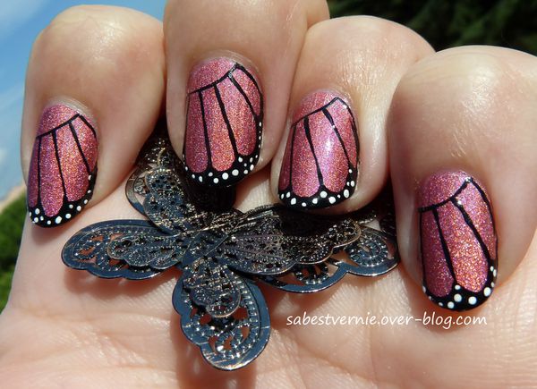Nail-art-ailes-de-papillon-holo-kiko-2.jpg