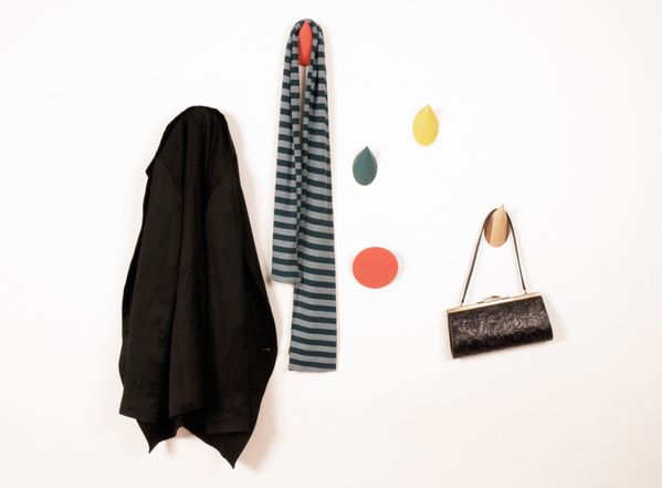 5.-Limpet-Wall-Hooks_lg-and-sm_-coat-and-accessories.JPG
