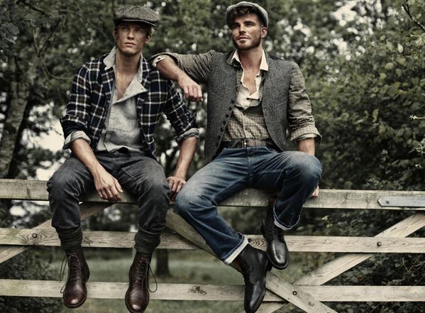 far-and-away-oliver-cheshire--chris-doe---ashley-r-copie-1.jpg