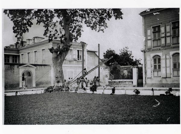 Place-du-general-E.Ruillier--vers-1940.Installation-de-l-.jpg