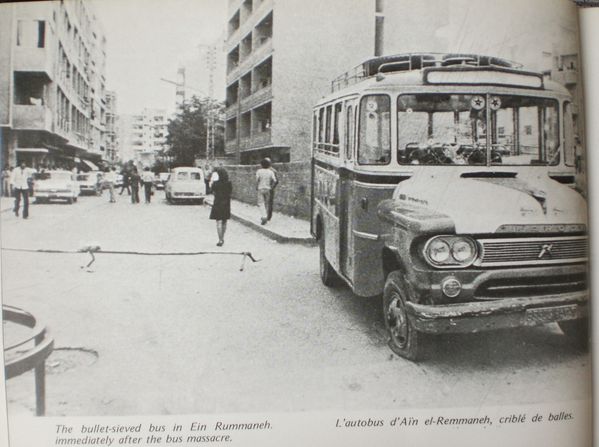 Autobus-mitraille-Beyrouth-1975.JPG