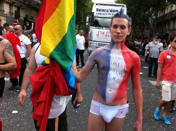 Gay-Pride-Paris.jpg