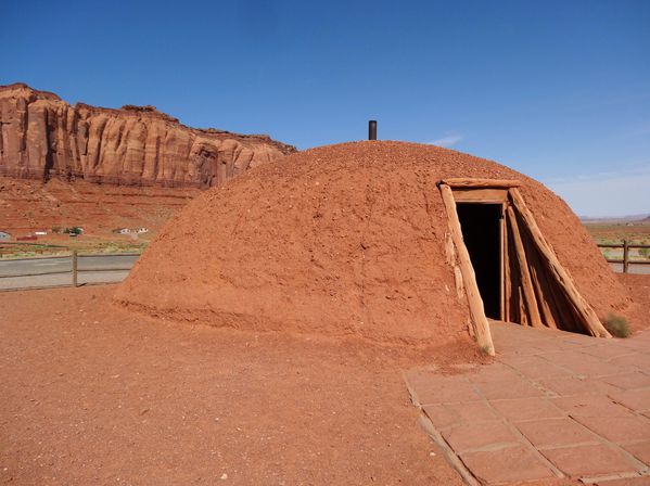 Monument-Valley-Hogan.jpg