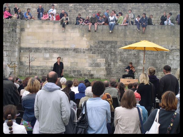 Deux-secondes---spectacle---chateau-ducal---Caen.jpg