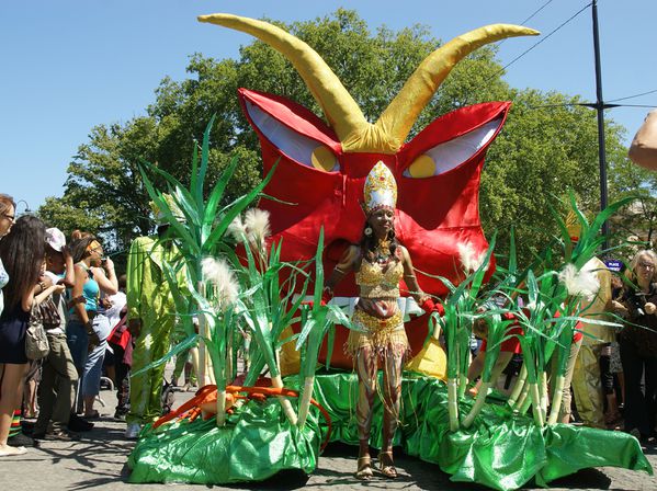 029 carnaval tropical 2011
