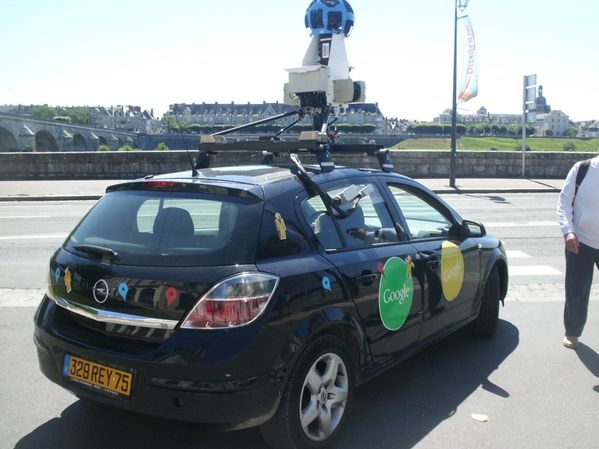 2012-06-voiture-google-a-blois.JPG