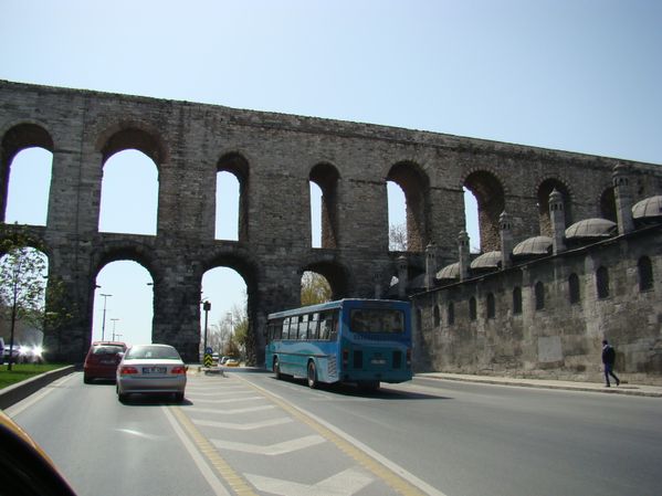 Aqueduc-de-Valens---Istanbul--3-.jpg