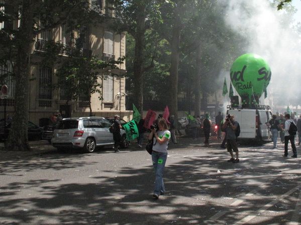 16-juin-2011--MANIFESTATION-des-cheminots---Paris-16-m-Arr-.jpg