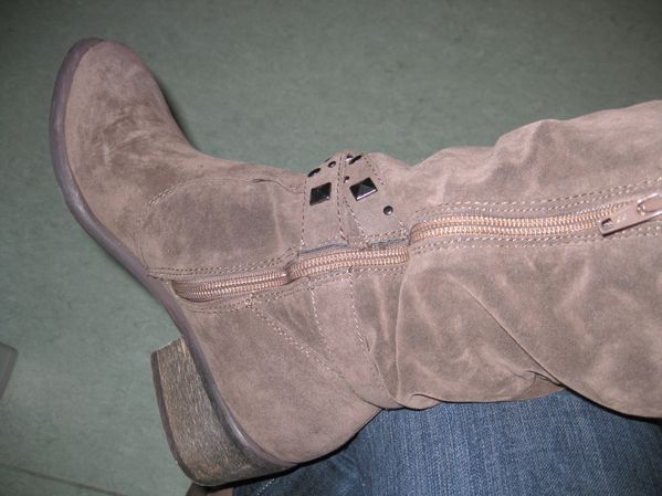 bottes cloutees taupe