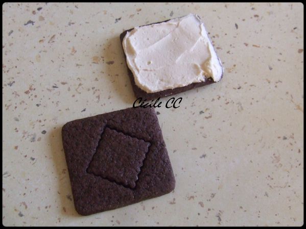 biscuit-chocolat-fourre-vanille-1.2.jpg