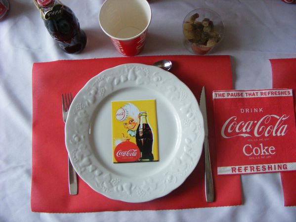 table coca cola 010