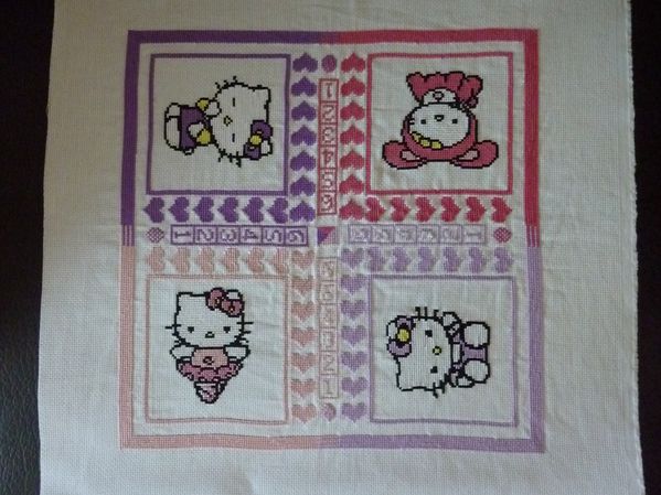 petits-chevaux-Hello-Kitty.JPG
