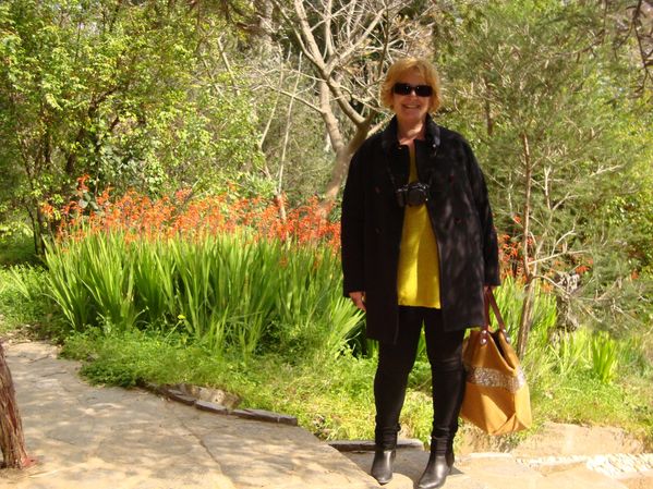 http://img.over-blog.com/600x449/3/10/41/01/Un-jour--un-look/DSC08485.JPG