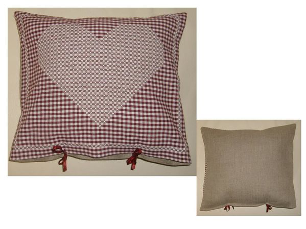1er coussin broderie suisse 30.01.2011