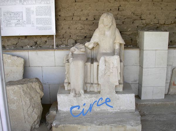 Estatuas-capilla-Maya-y-Meryt-Saqqara.JPG