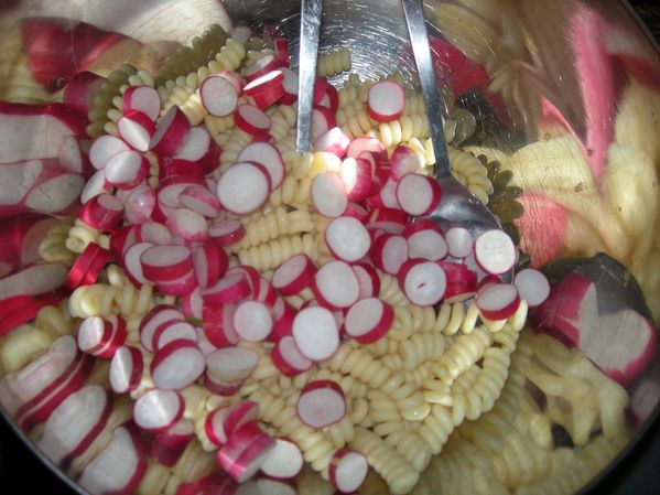 Salade de pates radis poivron roquette surimi coeu-copie-1