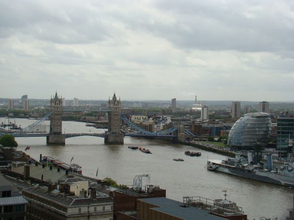 vue depuis monument colonne tamise tower bridge vue depuis monument colonne tamise tower bridge