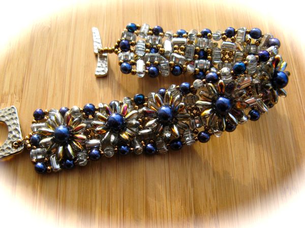 Bracelets... 4310