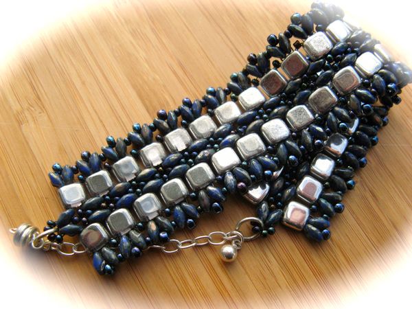 Bracelets... 4316