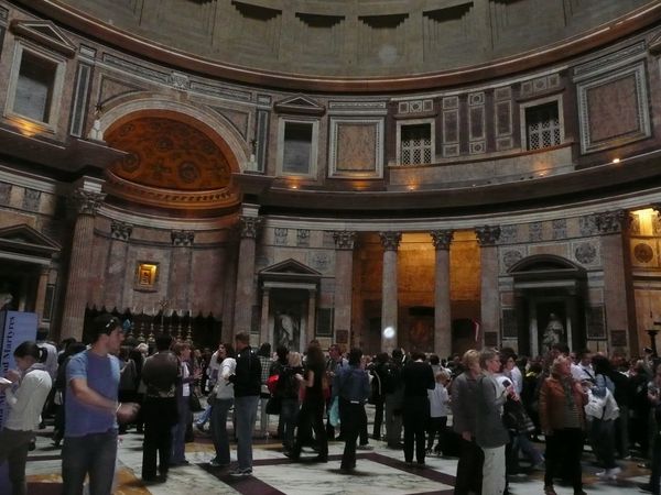 Pantheon---interieur-foule--2-.JPG