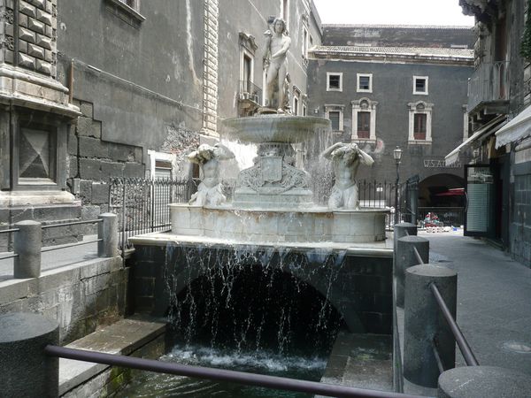 CATANE - piazza del Duomo - fontaine de l'Amenano