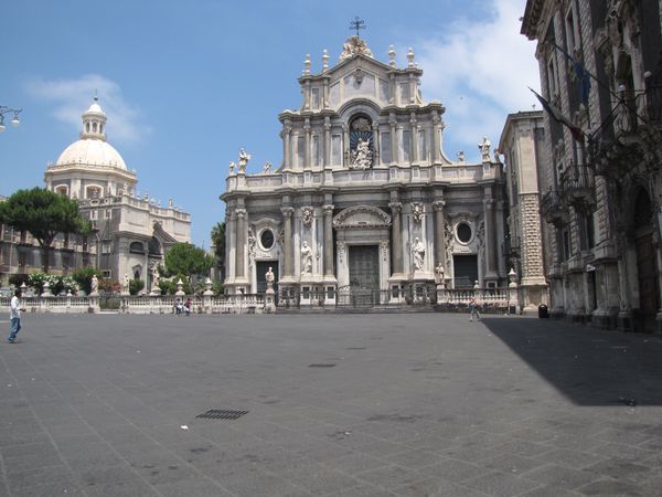 CATANE - piazza del Duomo (2)