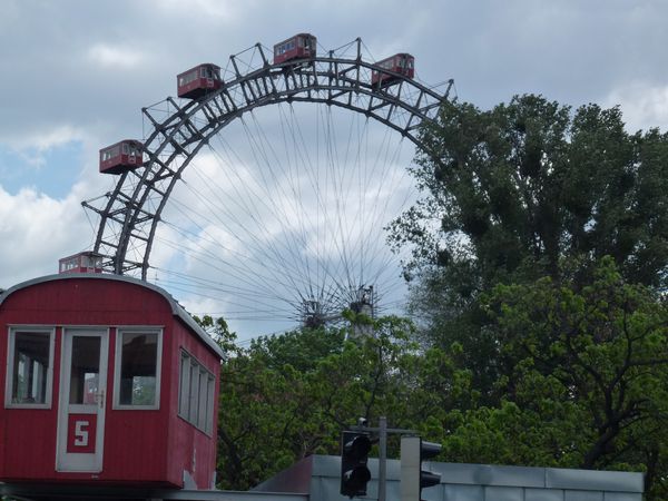 Grande-Roue---wagon.JPG
