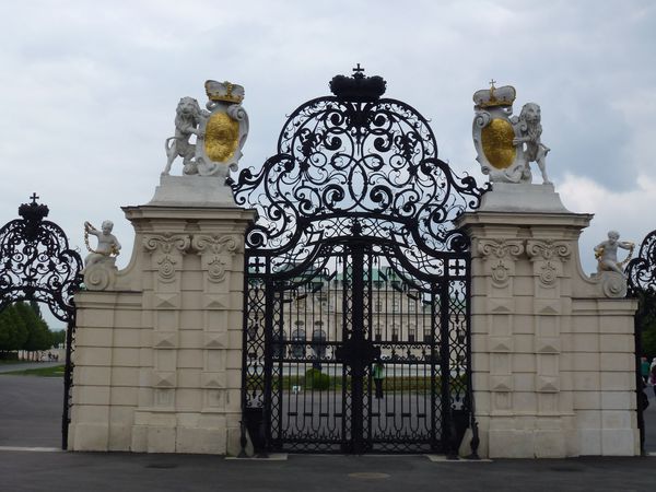 Le-Belvedere-superieur---portail.JPG