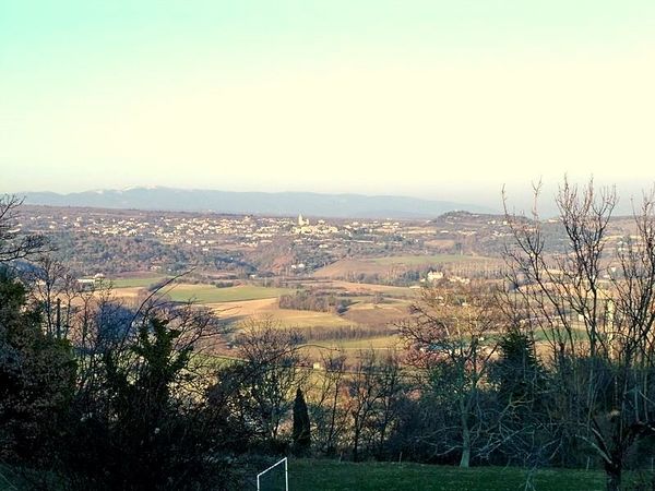 800px-Paysage vue de Montjustin