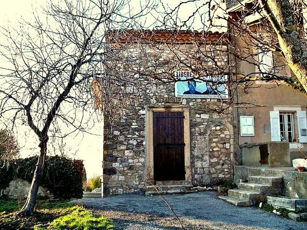 Montjustin - Mairie