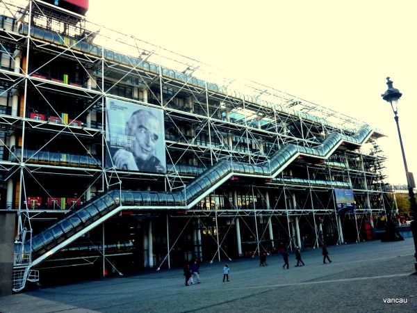 Beaubourg P1080065
