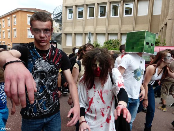 zombie-walk-bourgoin-17-mai-2014-10.jpg