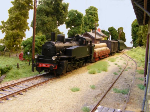 Le train MV 2365 en provenance du Mans assure la désserte