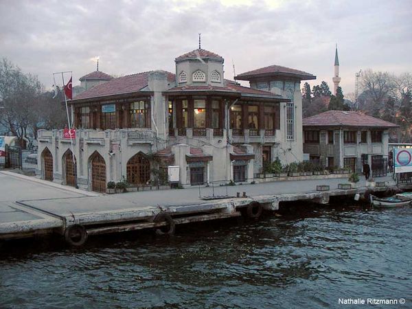 Embarcad-re-de-Besiktas-d-cembre-2003-copy.jpg
