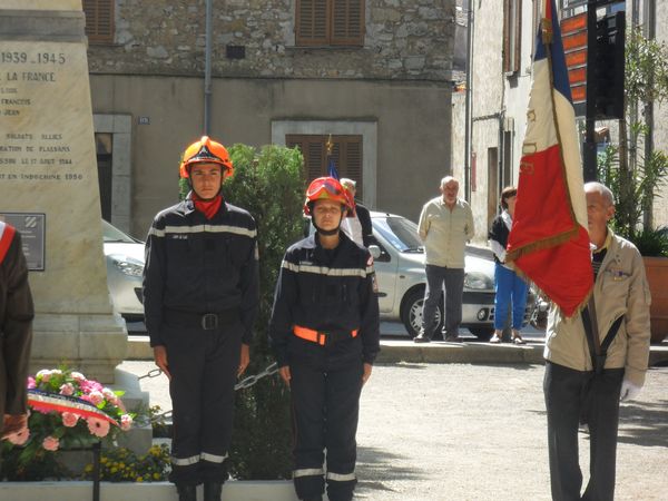 juju-pompier-8-mai-2012-006.jpg